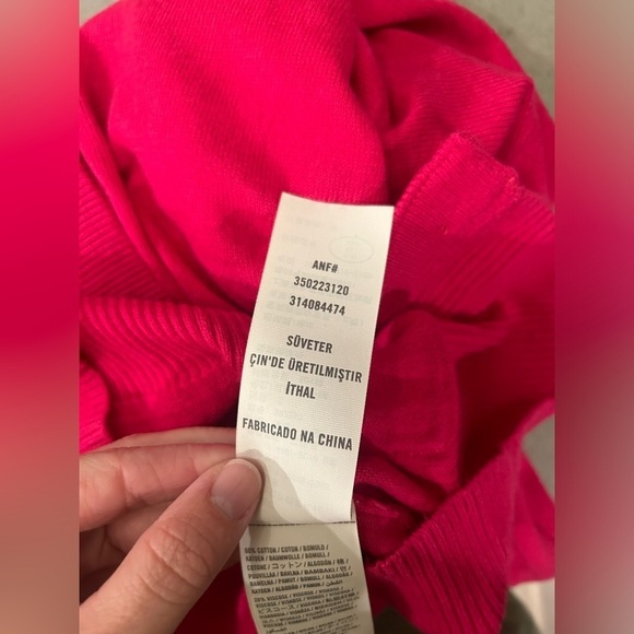 Hollister Cardigan Women’s Small Hot Pink Pockets Embroidered Logo - Picture 4 of 9